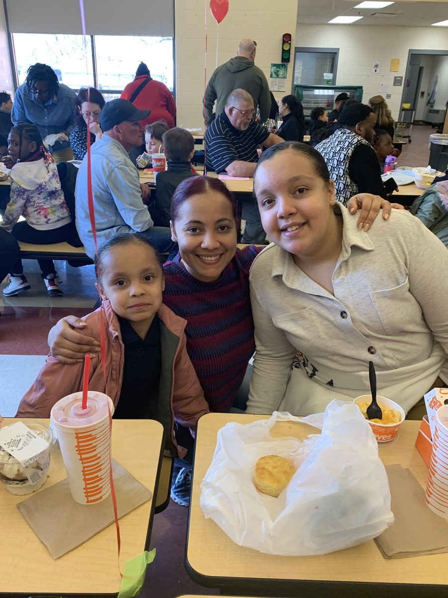 LionsLeawood's tweet photo. Had an awesome K.I.S.S. Day (Kids Invite Someone Special). We definitely had some special Leawood visitors in the building for this month of celebrating kindness. @ColsCitySchools #ourccs @LionsLeawood https://t.co/VbE9u9HNIr