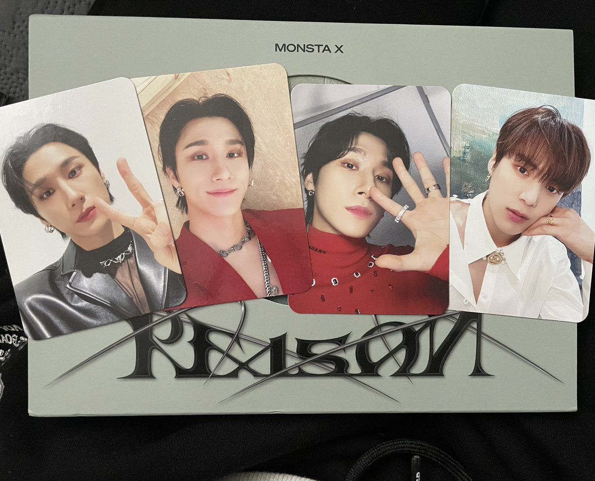 뒤늦은 앨깡
안녕하세요 여전한 꿍댕잡이입니다