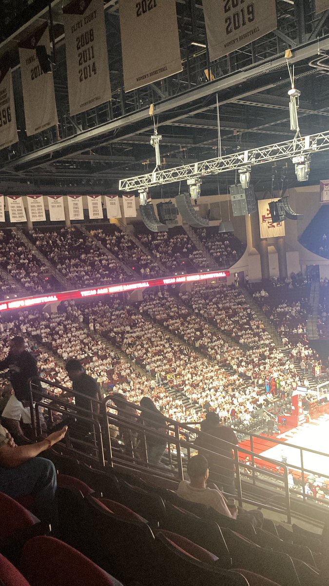 RyanMcColley's tweet photo. 30 mins to tip and this place is PACKED.
#GETTOREED #WHITEOUTREED https://t.co/Y3snuv7baf