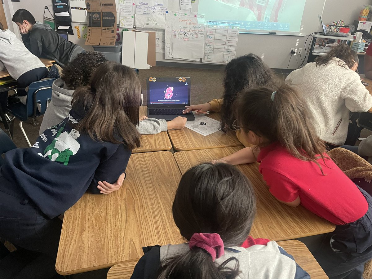 YFMTImaniB's tweet photo. We had fun today! Teaching Moon phases is one of my favorite! We also had a visitor who the kids enjoyed! S/o to our counselor for stepping in for a second. 🥰🥰🥰 #them #happyplace #learningisFUN #RM36 #ediblelearning https://t.co/rBgolJ5jGW