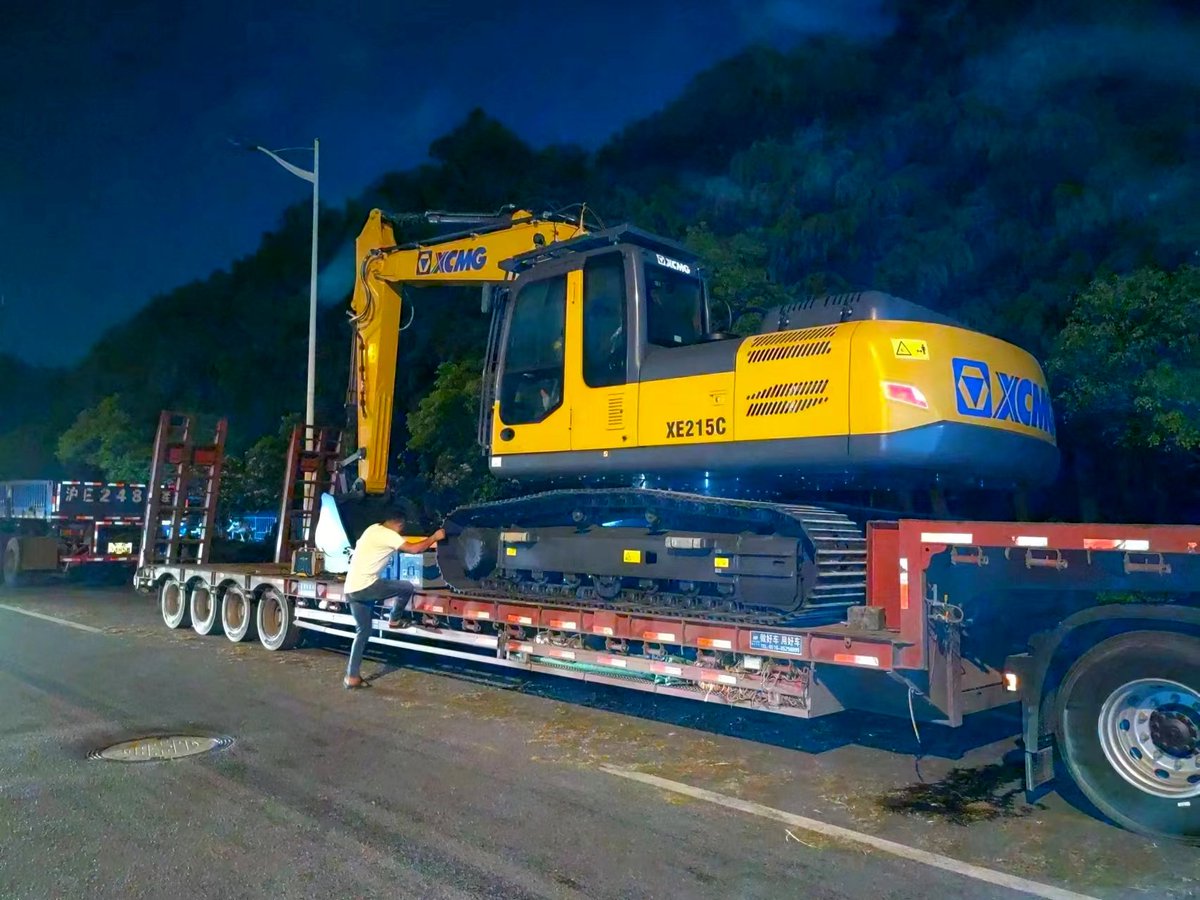 EvangelChina's tweet photo. #Export 👉XCMG XE215C crawler excavator to Ghana
-the king of all around for its excellent flexibility to all working conditions.
https://t.co/LMYdytjnSe
#xcmg #crawlerexcavator #excavator #xcmgexcavator #XE215C #machinery #constructoin https://t.co/jS5k8cuvgp