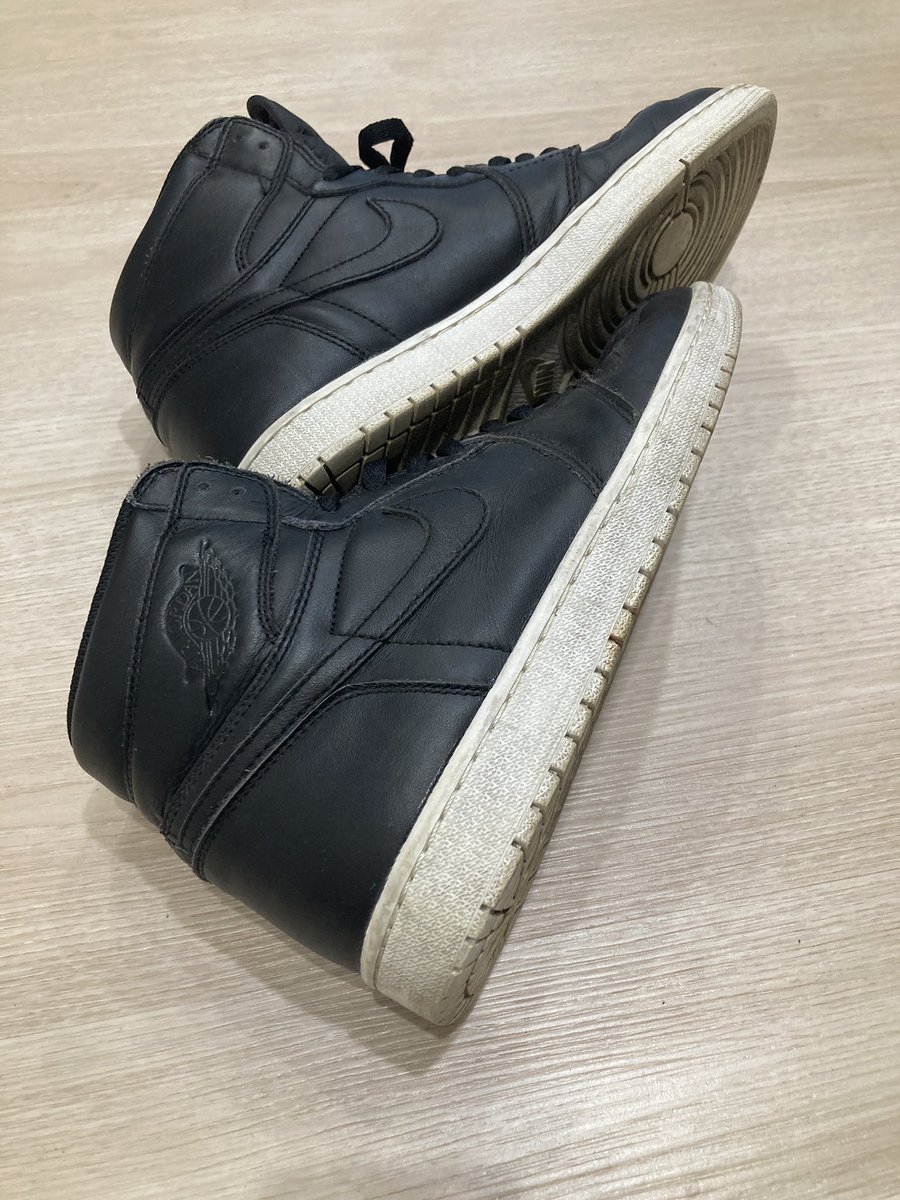 KLU_KH's tweet photo. @atmos_usa I will clean up the sole and shine this gentlemen black 1 with suit and tie. It’s simple and fit my partner’s lovely black dress.

Men 10.5 #atmoscollectorsclub #atmosweb https://t.co/BaEcxEZ7eq
