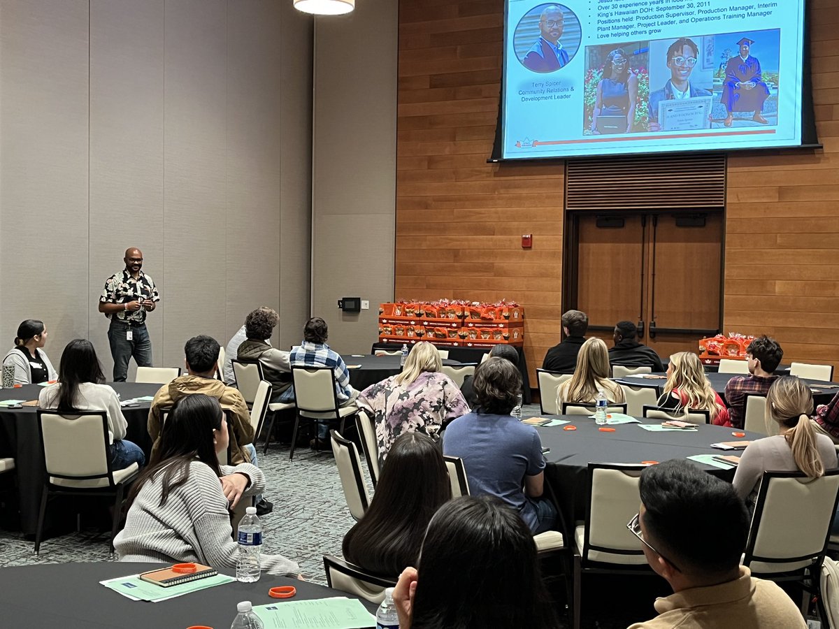 Thank you Terry Spicer and King’s Hawaiian for providing a session to our Hall County WBL Seniors at Young Professionals Day. You inspired our students and the room filling smell of those rolls was amazing! @whhs_ctae @hallcountyschools @kingshawaiian #wblworks #hallcoyoungpros