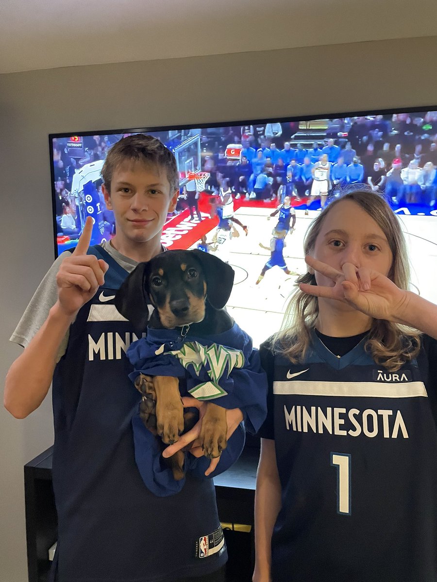 AWine44's tweet photo. @Antjr1_ @ae5enterprises @theantedwards_ @Antjr1_ my kids are big fans of your pops https://t.co/T0GEB4TLGf