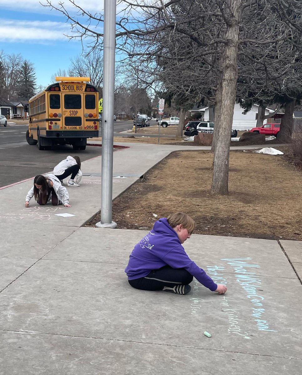 PoudreSchools's tweet image. Shoutout to the thoughtful students at @Lesher_MS for delivering notes and popcorn to their classified staff earlier this week! 💙💛 

Let's keep the appreciation going during #ClassifiedEmployeeAppreciationWeek - share how you have shown appreciation to the staff at your school!