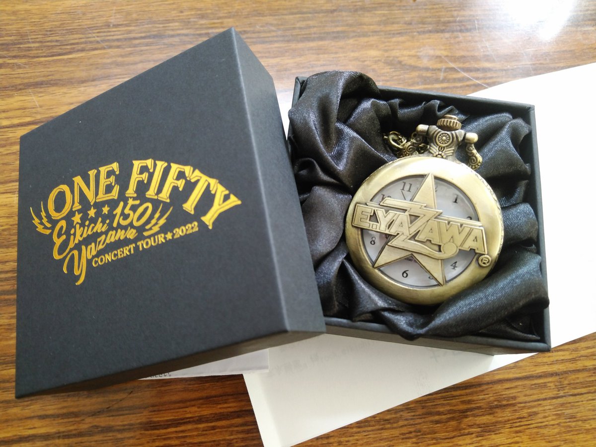 tedare40's tweet photo. 以前頼んでた矢沢永吉さんの懐中時計が届いてました(´ー｀)⌛

チッチッ チッチッ♪
悲しみきざむ♪　 チッチッ 心に♪😌

普段スマホ有るから時計しなくなったけど改めて時計、いいな🎵

永ちゃんの今年のライブまだ決まってないけど１秒１秒その日に近づいてると思えば頑張れるわ💪

#矢沢永吉さん https://t.co/UsrHWprix7
