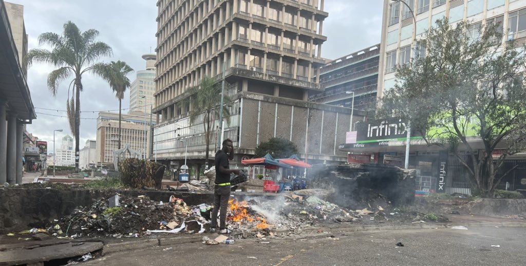 nickmangwana's tweet photo. Cde @JMafume this is wrong at many levels. This happening now. Your staff ignited a rubbish dump by 1st Street causing such an environmental menace and polluting the atmosphere. When we say we have #DysfunctionalCouncils we are not picking on you. We need a better culture. https://t.co/GvgkJTdS7c