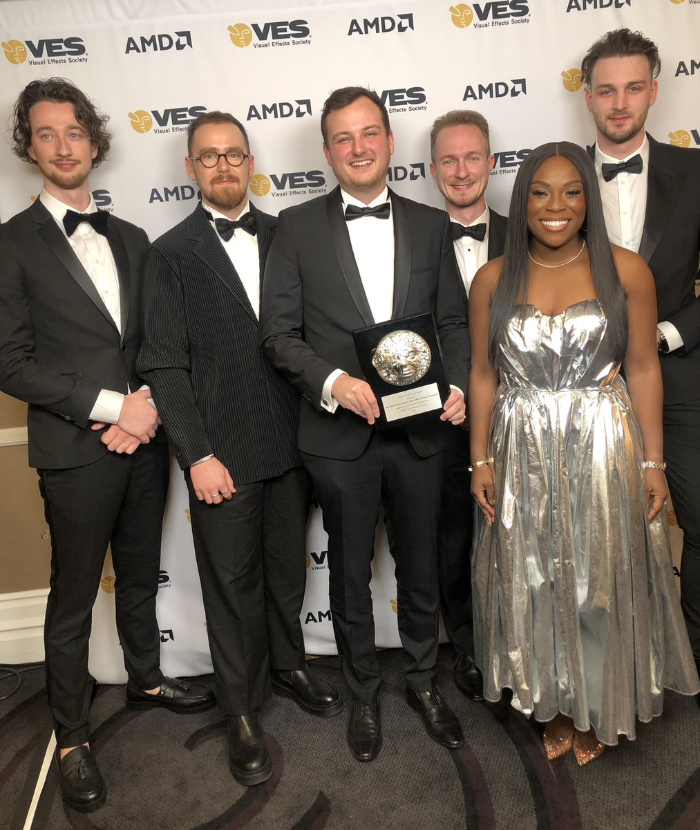 VFXSociety's tweet photo. Bravo to our VES - @autodesk Outstanding Student Project winners - A Calling. From the Desert. To The Sea - presented by Autodesk CMO @daratreseder - congrats! #VESAwards https://t.co/2Jg5gQpl7a