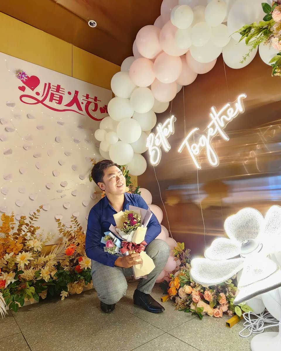 andyzai93's tweet photo. 等待着... While I'm waiting 💐❤️😊

#asianguy #asianboy #meninsuit #suit
#ValentinesDay2023 #haidilao #melaka #malaysia #西装男 #西装 #formalwear https://t.co/M295sJqvYy