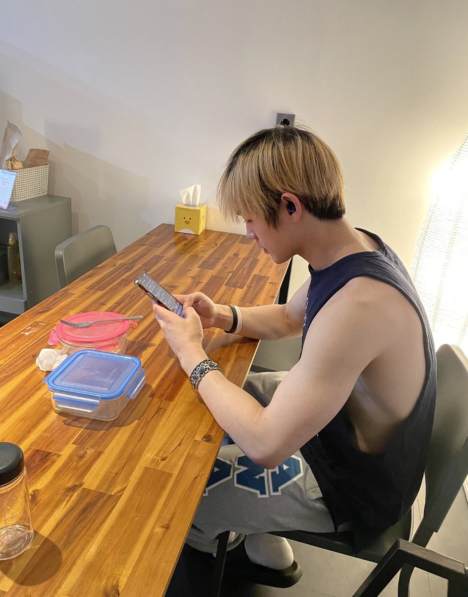 Geon_pics's tweet photo. Yesterday #GEON #SUPERKIND https://t.co/ctNRxj3ris