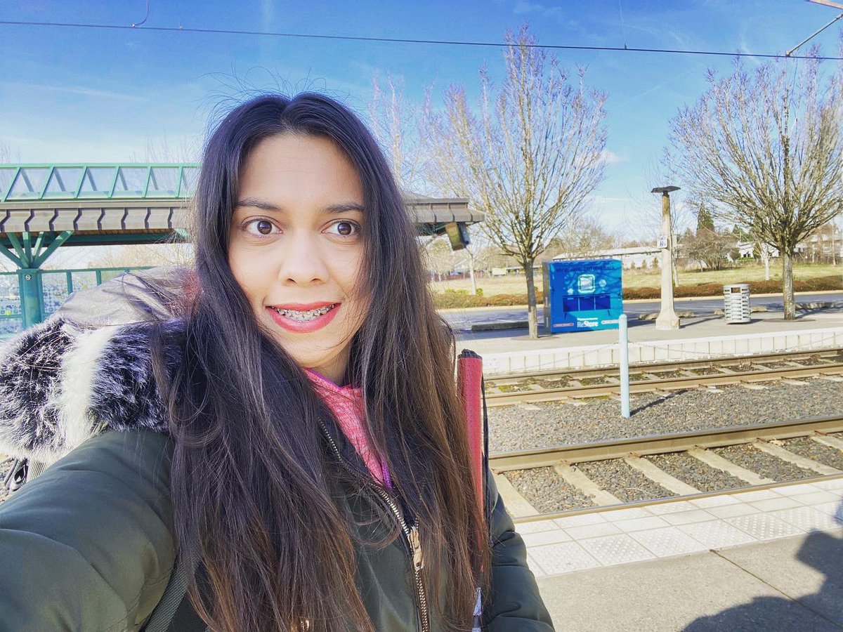 SadiBlindLady's tweet photo. People hate on public transportation, but @TriMet gives me the most freedom! I want mass transit to improve for EVERYONE! #Transit #Transportation #commute #blind #HowWeRoll https://t.co/5mbwnjrZO4