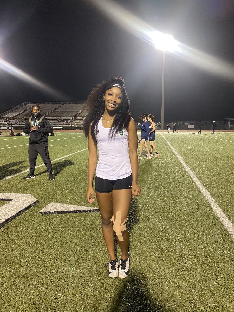 Kearstyn Wolfe with a great finish on the 200 Meter Race coming in 2nd Place !