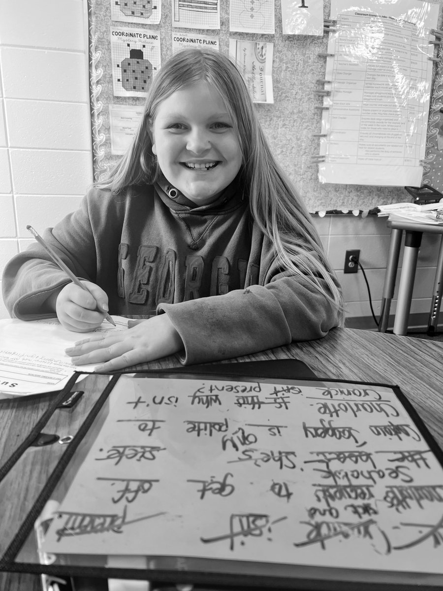 MrsNellyGWC's tweet photo. $2 summaries are worth their weight in gold! 🌟 Engagement, critical thinking, and problem solving with fifth grade readers!  🙌🏼 #wearecarver #learningisfun https://t.co/uSZQR2UHL3