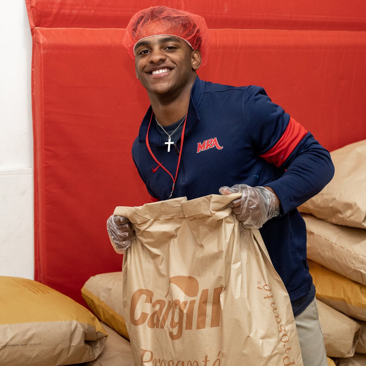 𝘼𝙩𝙝𝙡𝙚𝙩𝙚𝙨 𝙞𝙣 𝙎𝙚𝙧𝙫𝙞𝙘𝙚
A ❤️ of Service
•
Today our 5th-12th graders packed 41,040 meals with #RiseAgaintHunger 
•
Please prayerfully consider joining us by sponsoring a student to walk in our Rise-Against Hunger Walk-A-Thon this Friday