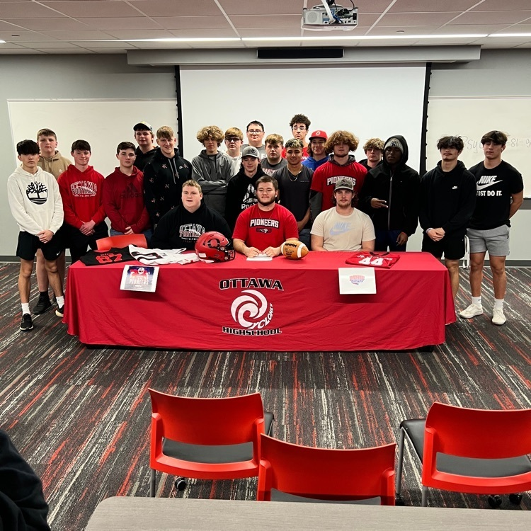 Congratulations to Axavier Vink for signing to play football at MidAmerica Nazarene next year.  OHS is proud of you!

#cyclonepride