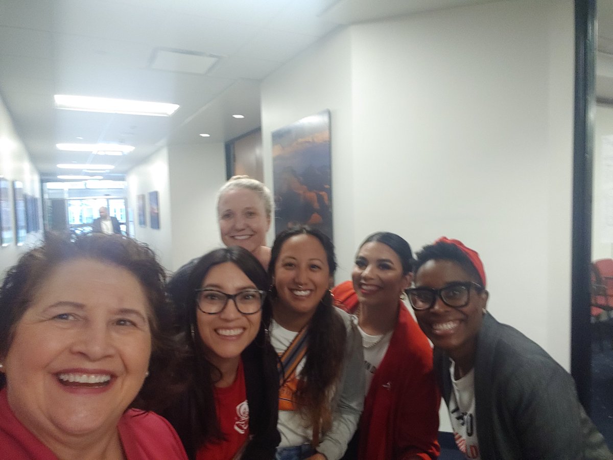 MitziEpstein's tweet photo. Both of my bills passed Sen Education Committee today! Thank you to the many adults and youths who testified and the hundreds who signed in support on RTS! 

SB1674- Cost study of Online Instruction.
SB1675- Free Tampons in schools! 😊 https://t.co/JKxmpOFnDo