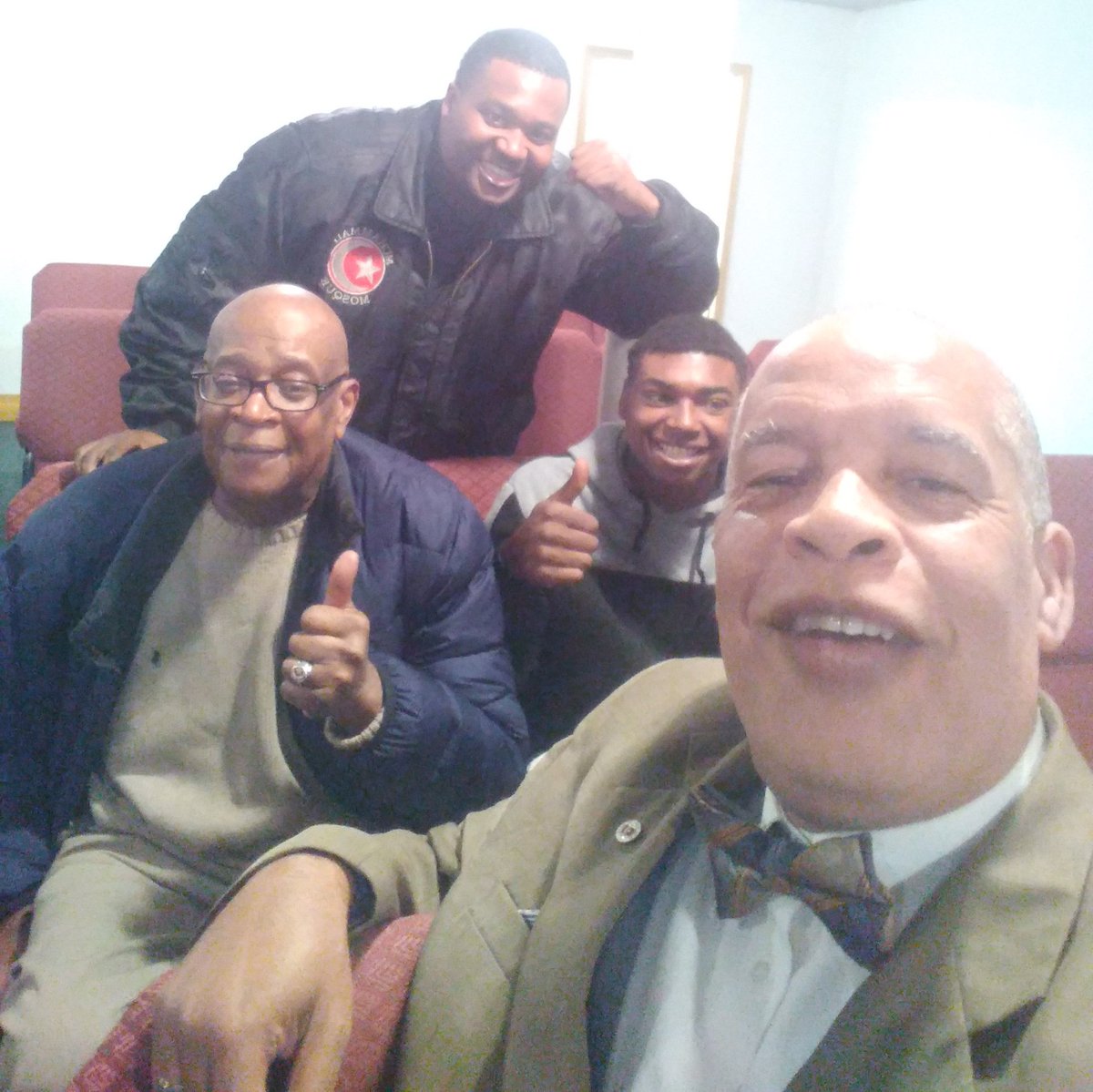 ReubenMuhammad's tweet photo. #Selfies from Our 2023 #SavioursDayGift WEB-A-THON!
😁💪🏾💫
HAPPY SAVIOURS' DAY!!
#SD2023
#MM92 https://t.co/a4KhDVBYSn