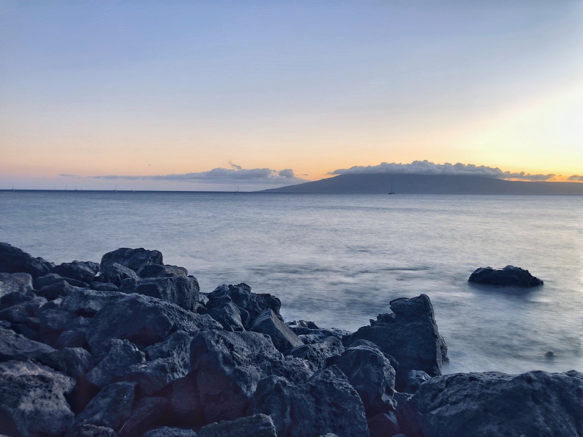 harmdhesiphoto's tweet photo. Embracing the #sunset in #Maui 🏝️

#landscape #view #hawaii #spectre #snapseed #vscocam #vsco #longexposure https://t.co/ZZfhPXN5mW