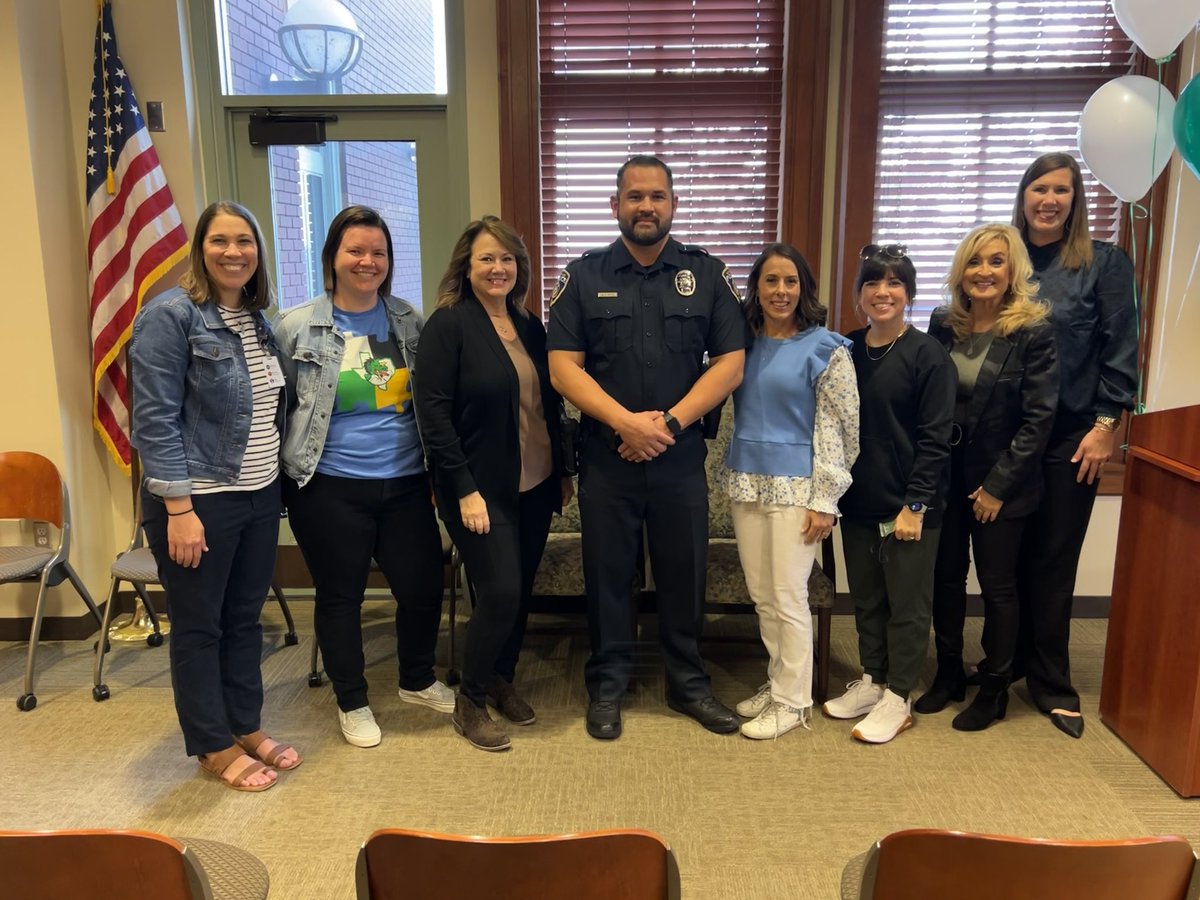 We are so proud of Officer Pate for being recognized as SRO of the Year! We love seeing him in the hallways and during pick up lines after school! Thanks for supporting our dragons! 🐉