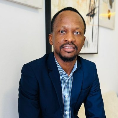 SAfmRadio's tweet photo. On #TrendingNews #SAfmSoundAwake today @FavoredAsa is joined by Adekunle Owolabi @iamkstunt - Journalist, researcher and social commentator
We reflect on:
#ElectricityProtest
#BuffaloGunman
#FoodInflation
#SoniaBooth #CheeseCake https://t.co/w9GCQwmndc