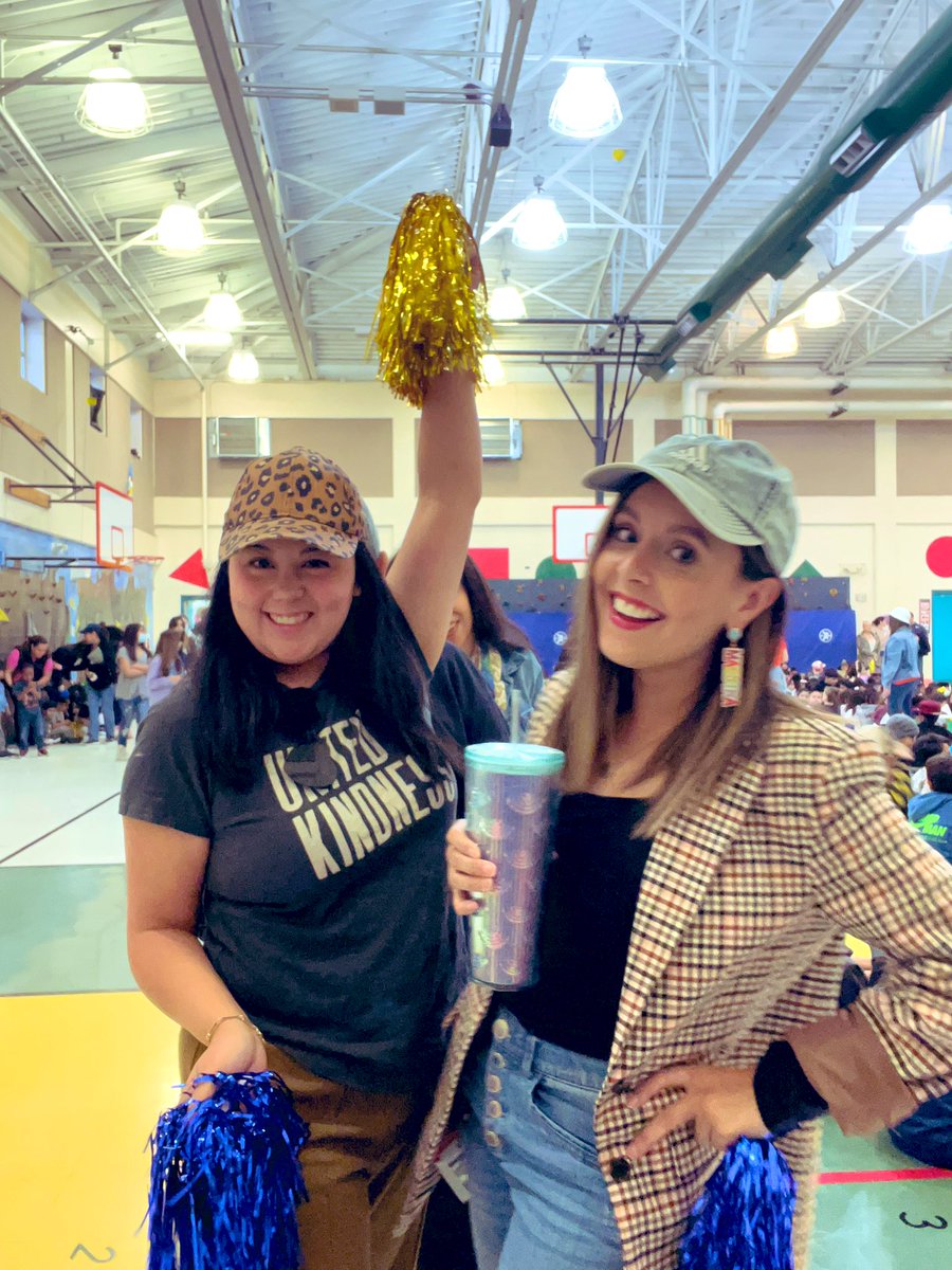 TrevinoSTEM's tweet photo. Today was Hat Day for Kindness Week 🧢☺️ Happy I got to start my day off with @SraSantana_15 at our PACK meeting today! #KindnessWeek #KindnessMatters https://t.co/n4oFNlfGsh