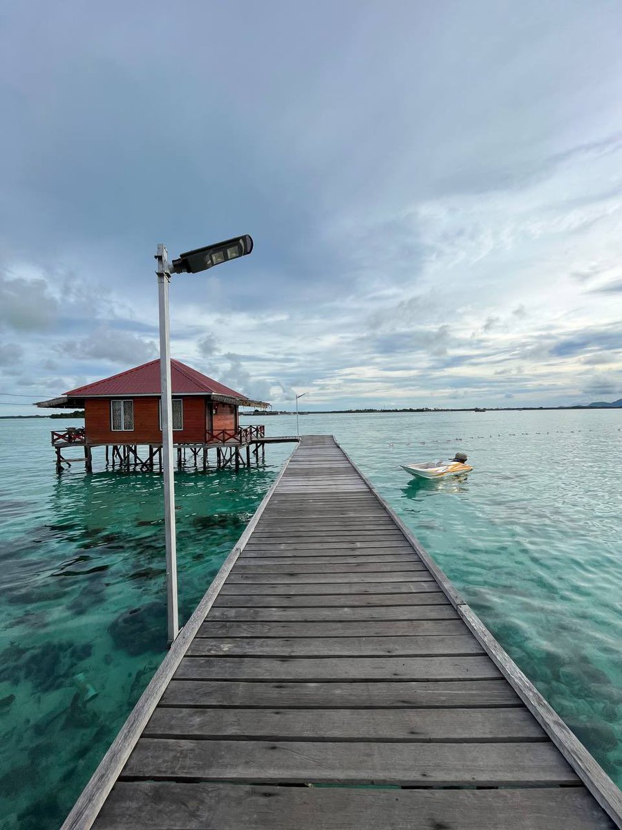 whileinjapan's tweet photo. Lato Lato Resort, Semporna. 

Pakej termasuk return airport transfer, island hopping, snorkelling equipments, meals, and siap tourguide. Mudah kan? Awak beli flight je 😁

#pakejsemporna https://t.co/KC0fFj4yDz