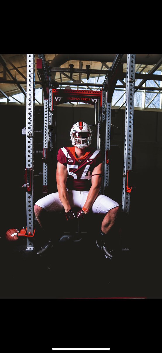 GrantKarczewski's tweet photo. Extremely blessed to be able to announce my commitment to the Virginia Polytechnic Institute! #committed @CoachJoeRudolph @CoachPryVT @Coachbg_qb @TylerBowen @HokiesFB @scrimmageplay @JohnNHarveyIII @WAHSSports https://t.co/u4qUbBc8Ua