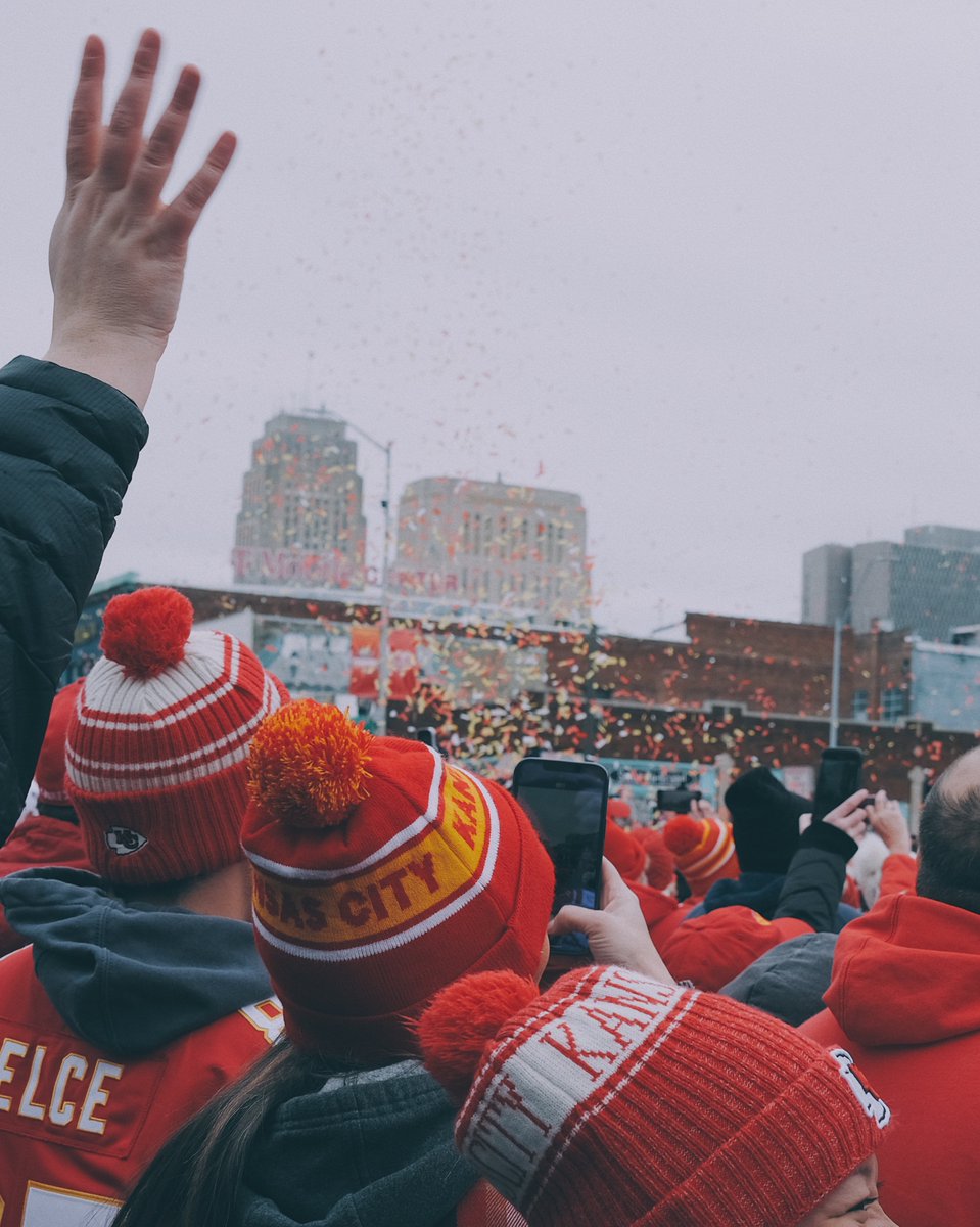 Tyler Bottles tweet media