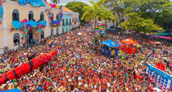 euovitinn's tweet photo. como vai tá geral no carnaval // e eu https://t.co/gh29B3LAd6
