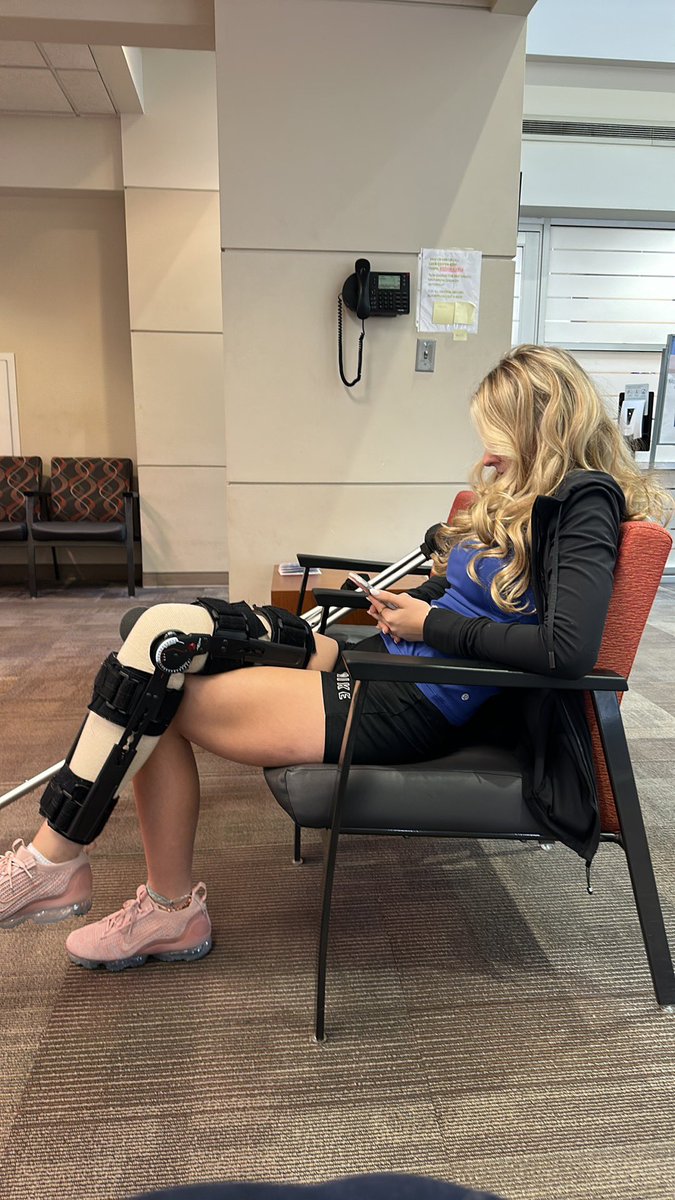 ECRainey20's tweet photo. Great visit today! See U in 3 weeks Doc! #emmathings #ACL #MyStoryHisGlory https://t.co/Zkd7sKY6Vf