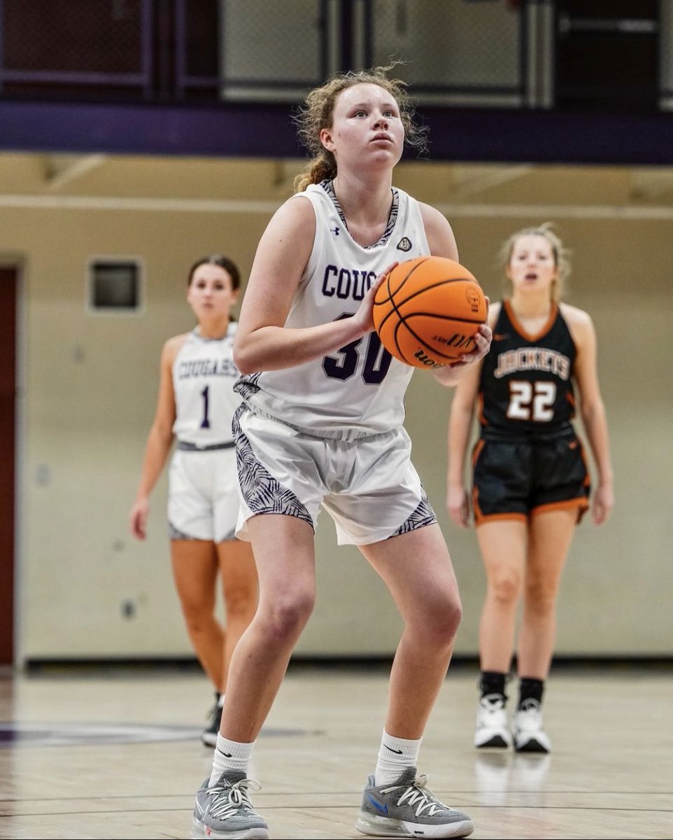 Grind it out road win over a veteran Westminster team, 64-56! It was first year gunslinger Hannah Chenault making some big shots down the stretch. 🥶🥶😈😈

Fr. Chenault 19pts (5 3pt), 5reb, 2stl
So. Louden 16pts, 3reb, 2stl
So. Durkee 14pts, 6reb, 2stl

Team: 13 steals