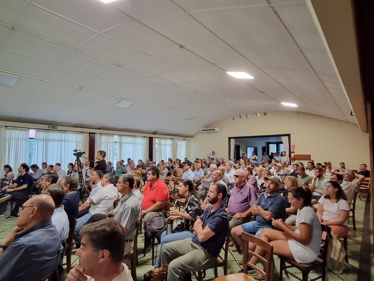 AlcicoA's tweet photo. Con un gran marco de publico se realizó con éxito la jornada "Estrategias de manejo, ante las consecuencias de un verano seco", organizada en conjunto por las instituciónes que conforman la MDR y el CAD.
Gracias a todos los que nos acompañaron en esta importante actividad. https://t.co/iwhlT3LUeR