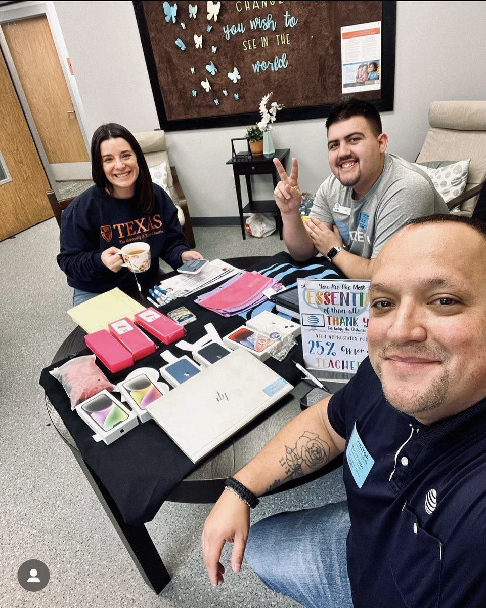 stxsigteam's tweet photo. ATX Sig Team partnering w/ ATX DT Store to help these hard working educators get their Appreciation Offers applied at Bridge Point Elementary! #WeAreSTX I #LifeAtATT I #GoWest | #STXSpeaks | #STXSigTeam | #FirstNet | #firstresponders | #WinLocal | #FirstNetFamilyandFriends https://t.co/yra9NAnCjs