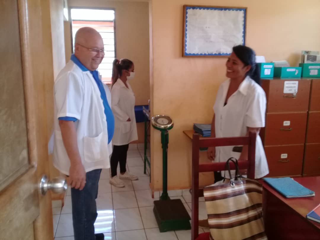 La atención a las áreas rurales desde el departamento de APS del MINSAP, constituye una tarea de orden. Está vez en Holguín se intercambia con médicos y enfermeras, pero más importante escuchar la población y conocer las opiniones de los servicios que reciben.<a href="/MINSAPCuba/">Ministerio de Salud Pública de Cuba</a>