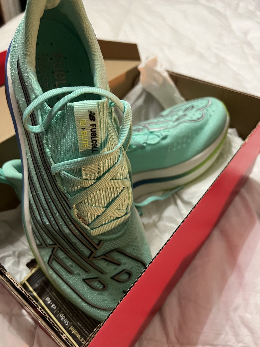 Elizabeth Hurst tweet media