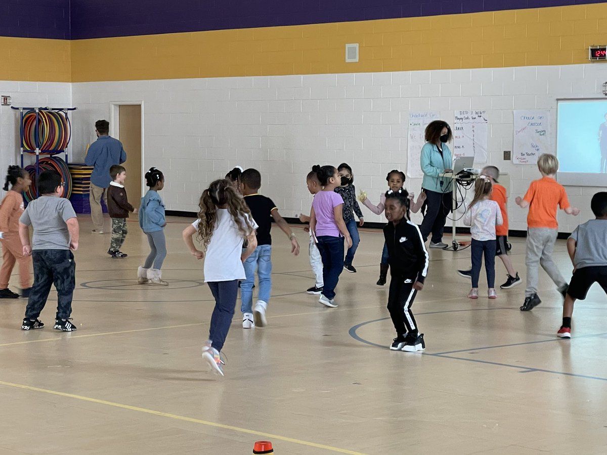 _keeper_of_book's tweet photo. RACERS celebrating at their PBIS dance today! @RCE_HCS https://t.co/1ouUvXt3MT