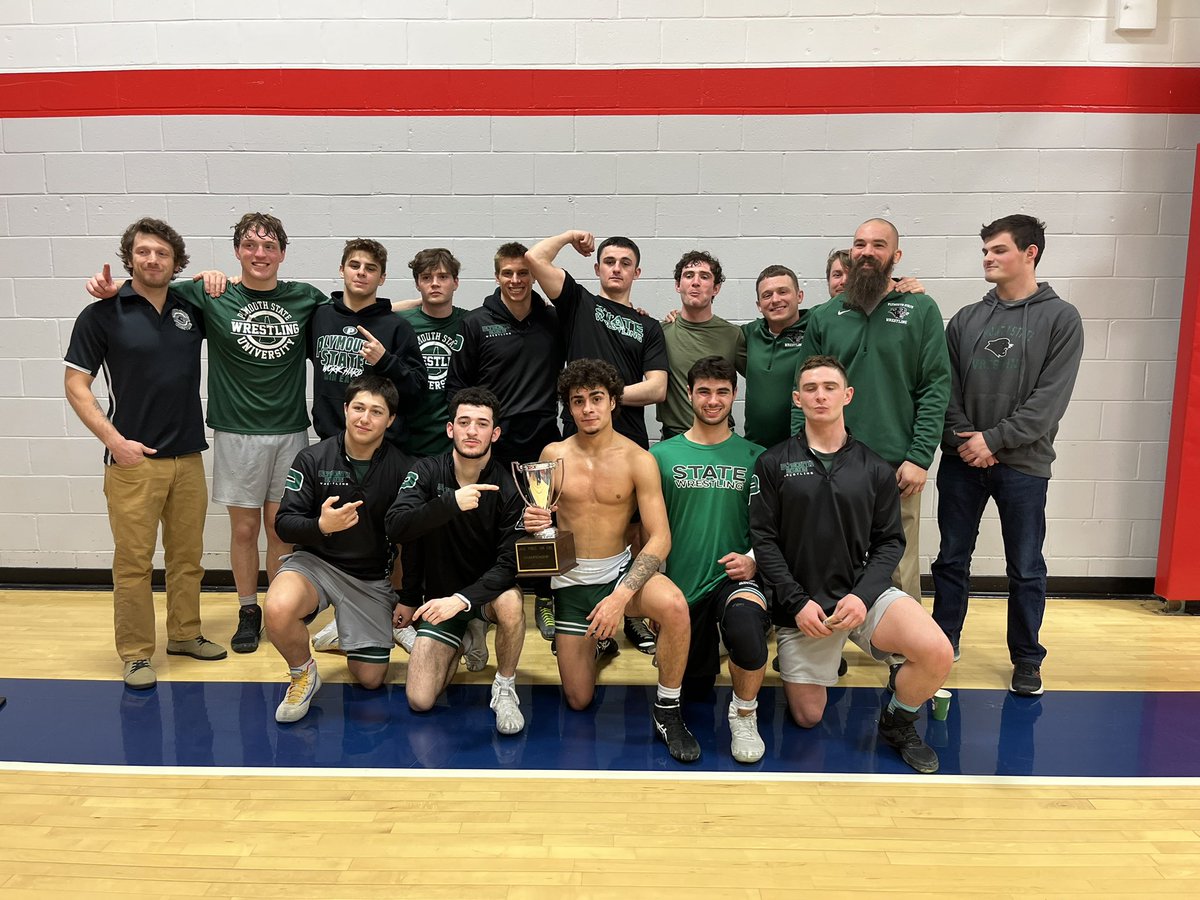 Wrestle_State's tweet photo. THE CUP IS COMING BACK HOME!!Great team win. Proud of these guys effort! #BleedGreeen https://t.co/4nZnT6kwqU