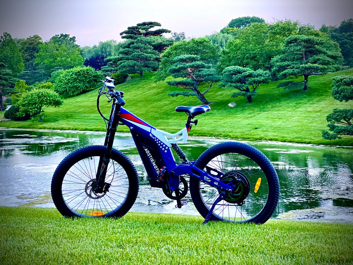 🧐What Are the Benefits of Fat Tire E-bikes??🚲 👉See more at aostirmotor.blog/2023/02/what-a…