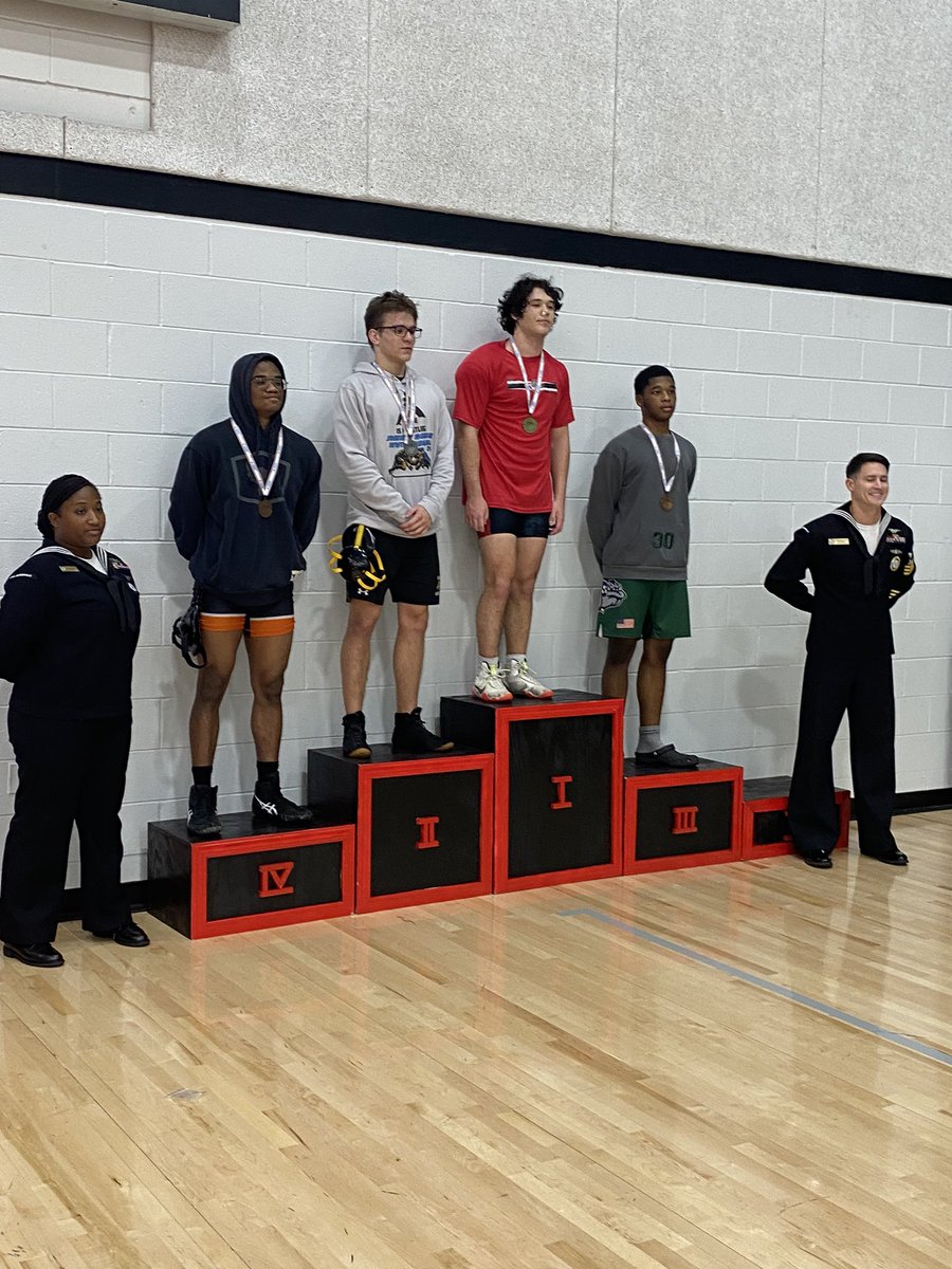 Went 3-1 and placed 3rd at 170 at districts at lake Mary #firstyearwrestlerontoregionals