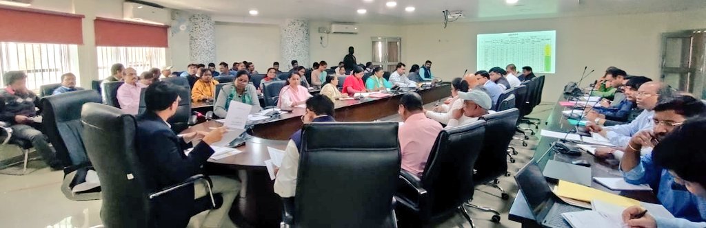 DC_Chaibasa's tweet photo. स्वास्थ्य एवं समाज कल्याण विभाग से संचालित कार्यों के संयुक्त समीक्षात्मक बैठक में किशोरी समृद्धि योजना अंतर्गत 18-19 वर्ष की किशोरियों का आवेदन आगामी 1 सप्ताह में जिला को अग्रसारित करने, कन्यादान योजना तहत 91.67% उपलब्धि को शत-प्रतिशत पूरा करने तथा-
@JharkhandCMO @prdjharkhand https://t.co/jWyj0kn3Yv