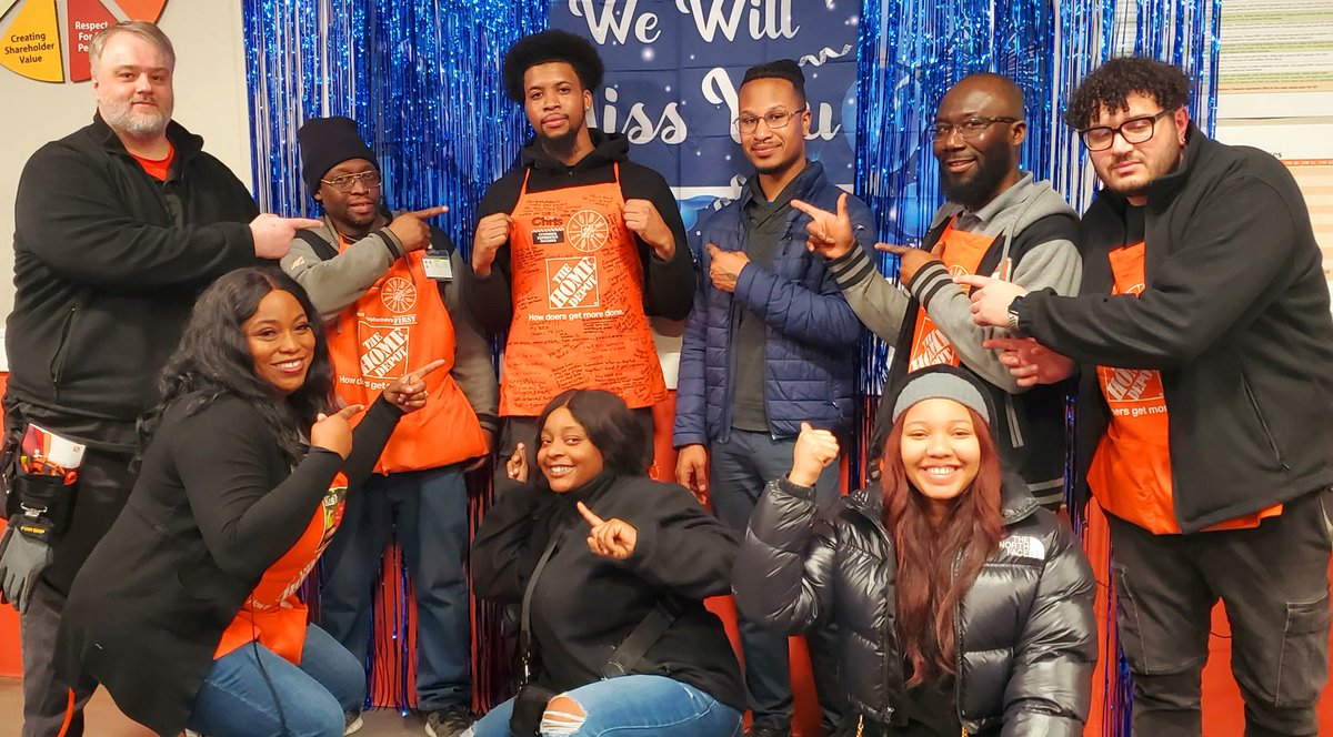kishathompson42's tweet photo. Super Proud of you...Congratulations Chris on your promotion to a CXM....you definitely deserve it...Go and rock out...Remember home 1255
@claudio2278 @DRMAB54 @1255HD_FrontEnd @AtziriSuarez4 @SpecialtyHD1255 @JamesLe25601276 https://t.co/JvPN3gWhRQ