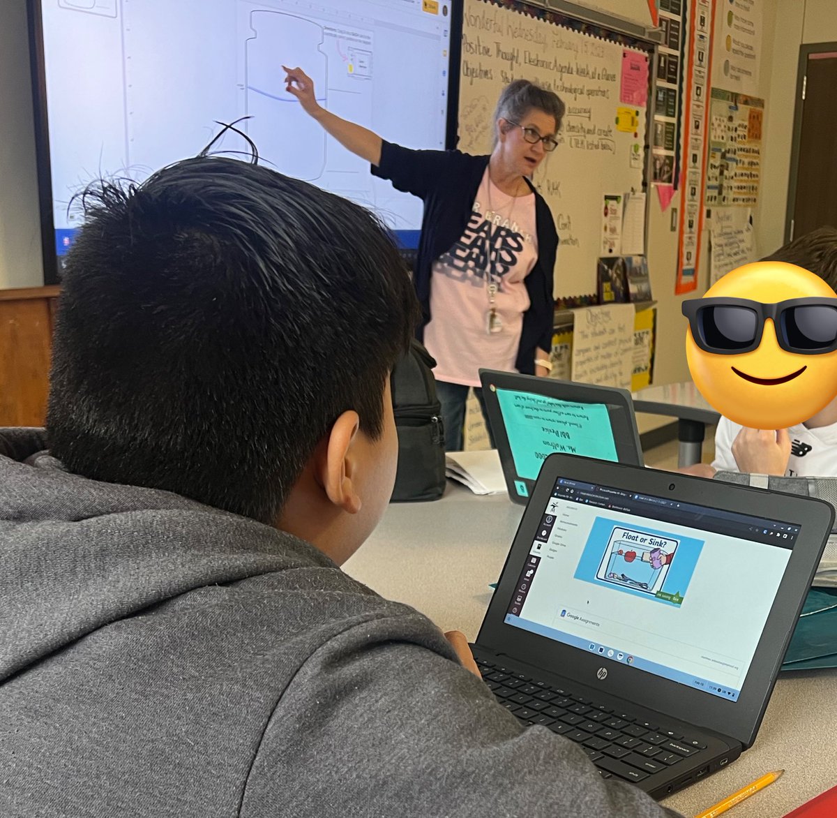 thompkimberly's tweet image. 🌟 At BBI Ss in SciTech learned about density, when things float/sink by using a @Canvas_by_Inst Google Assignment with a drawing where they drag&amp;amp;drop to categorize. @SoniaWolfrom modeled the activity. Heard 2 Ss translate &amp;amp; learn vocab in 2 languages! #densidad #MISDDigiLearning