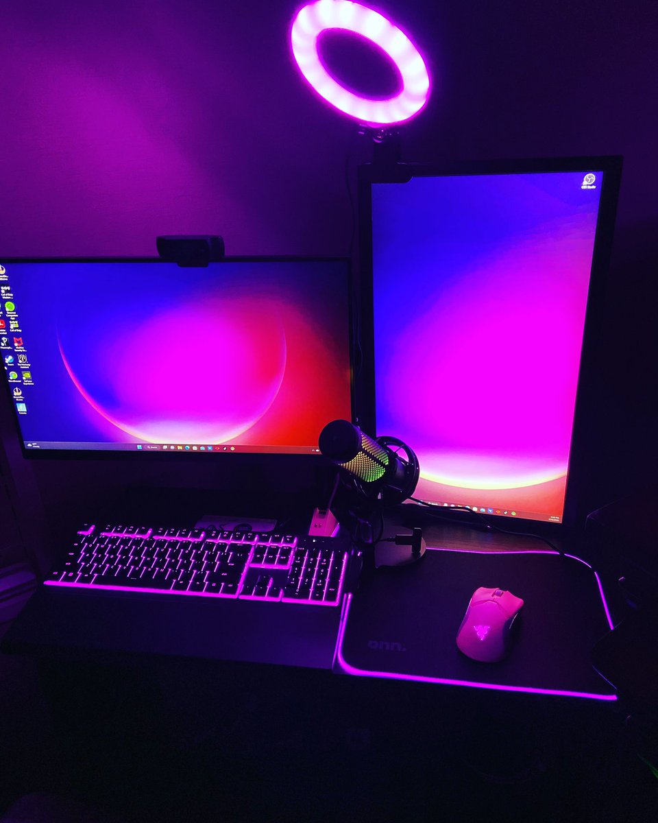 tantrum519's tweet photo. Went from streaming on a ps4 2 years ago…to this 🤩… I’m in love 🥰 and it’s all thanks to my awesome community and friends !! #epicstreamer #twitch #twitchstreamer #gamer #gamergirl #setup https://t.co/jrD3xVU2kH