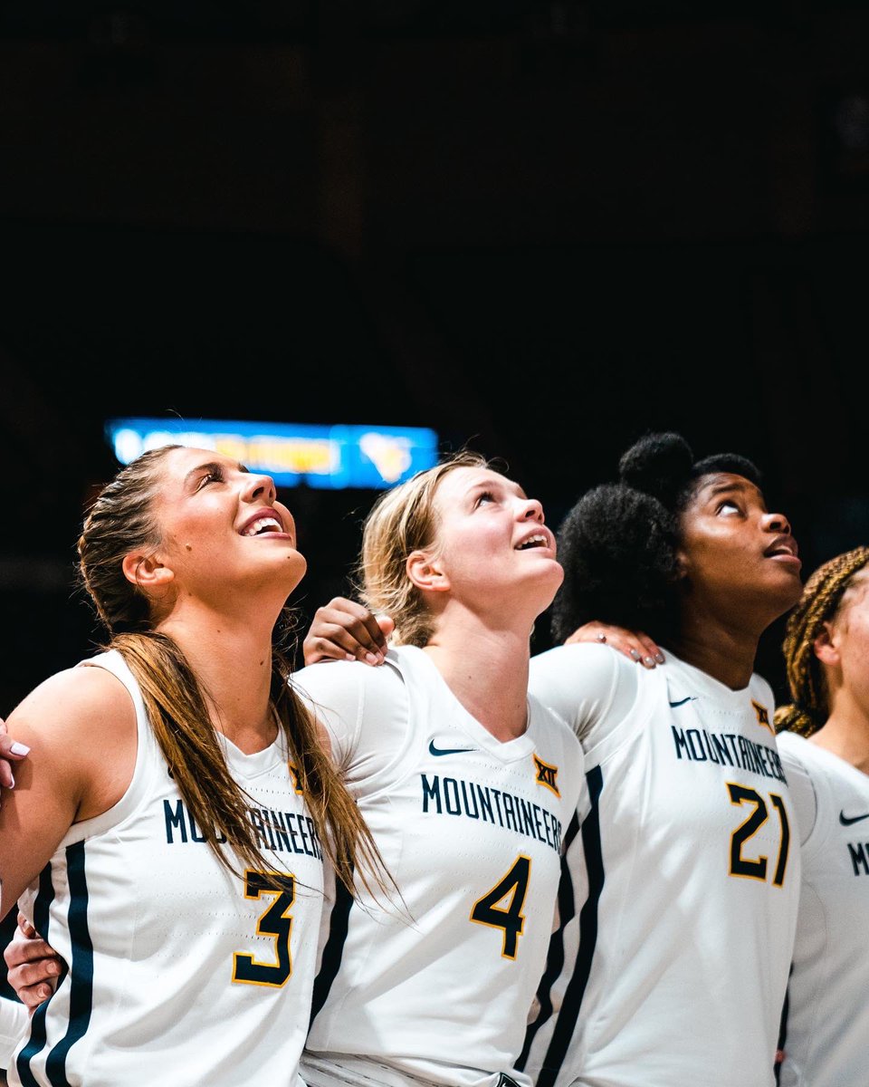 WVUWBB's tweet photo. Very good times had by all ☺️

#HailWV https://t.co/RFyQAxP7jc