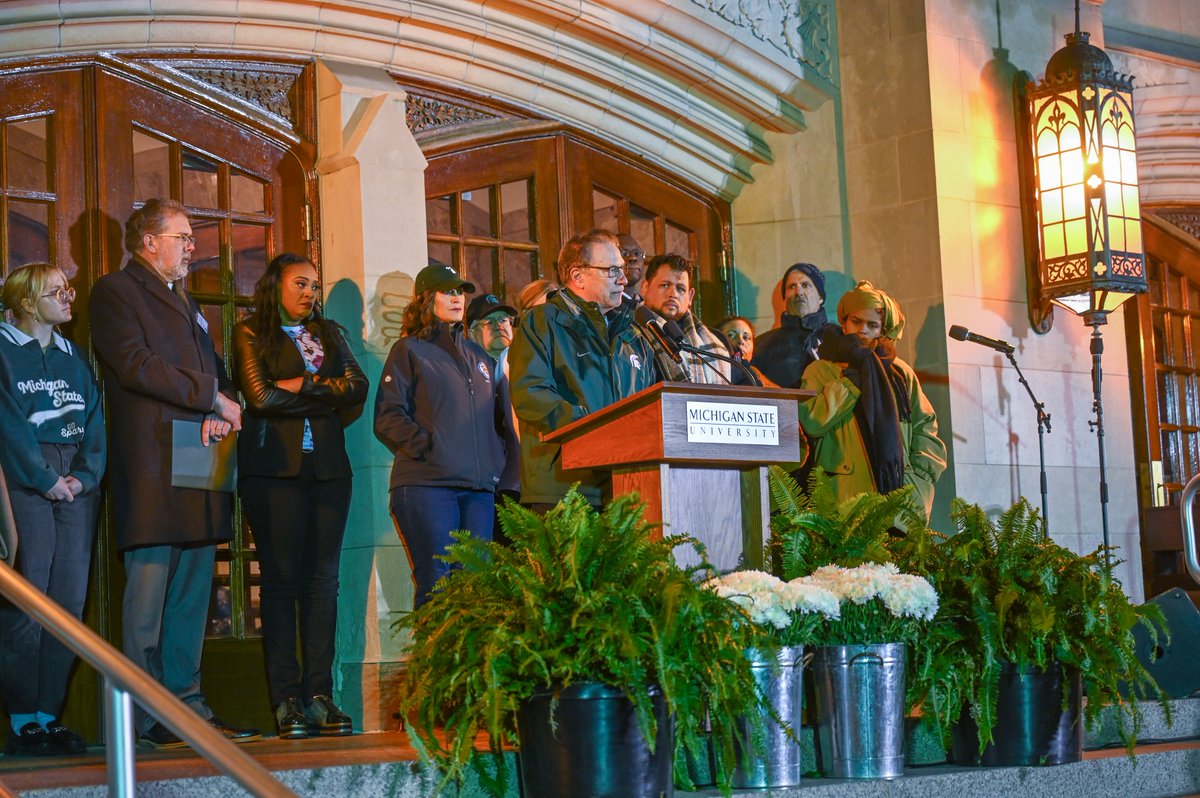 michiganstateu's tweet photo. Tonight's vigil. https://t.co/Ele0UxT79L