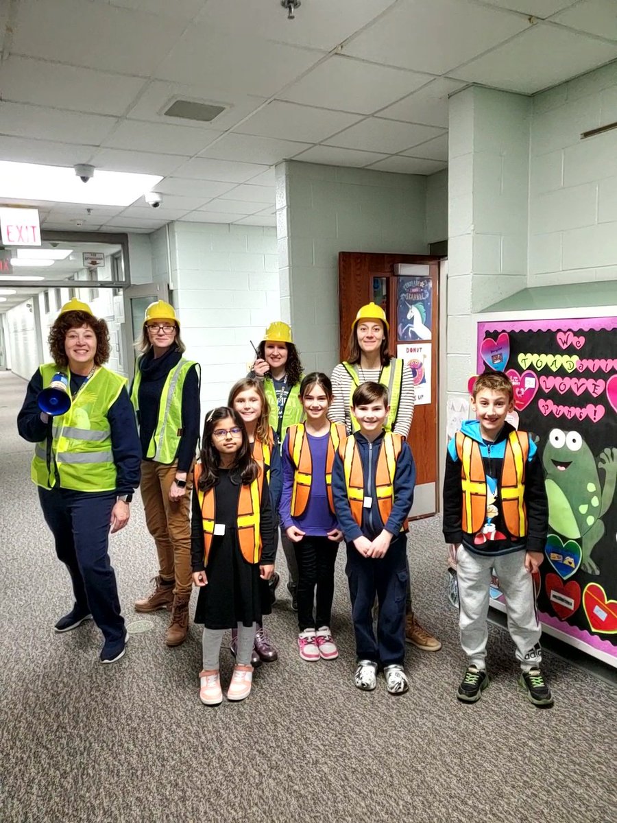 Math Lab: Angle Measurements at the construction sites. <a href="/D13Eagles/">Erickson Elementary</a> @MrsStankoskey <a href="/MrsHolm3/">Mrs. Holm</a> @IkensJen <a href="/PTOErickson/">Erickson PTO</a>