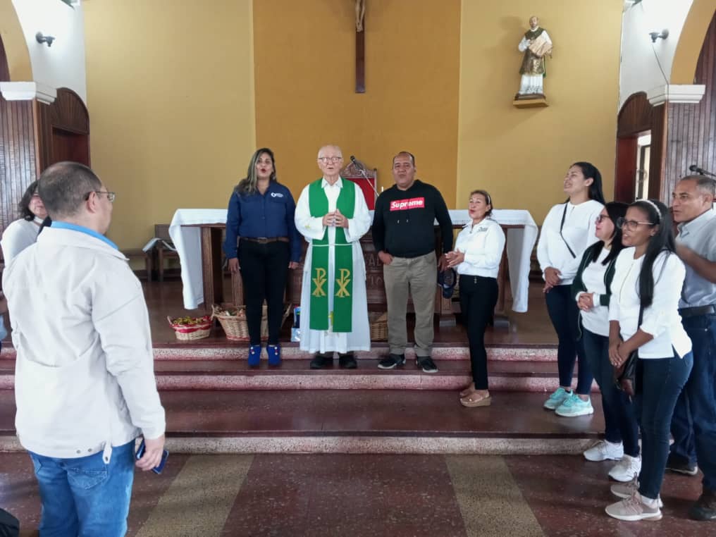 G74Garcia's tweet photo. #15Feb. Misa de Acción de gracia por el Vigésimo Segundo Aniversario de la Fundación Bolivariana de Informática y Telematica FUNDABIT
@_LaAvanzadora 
@MPPEDUCACION 
@vicent_carvajal 
@Fundabit_
@ActualZe 
@estabacarolina1 https://t.co/ztkNcWdMkI