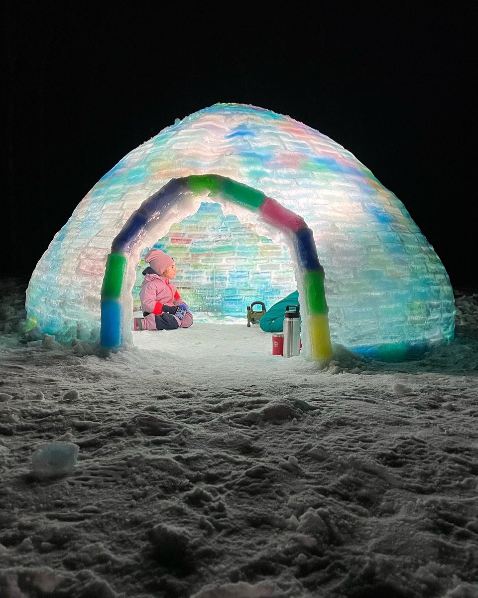 erinadriaansen's tweet photo. First hot chocolate in our little igloo ❄️  ☕️ 800+ ice blocks, 40 bottles of food colouring, and 2 months of construction - our best Fort yet https://t.co/6ktkhC51J1