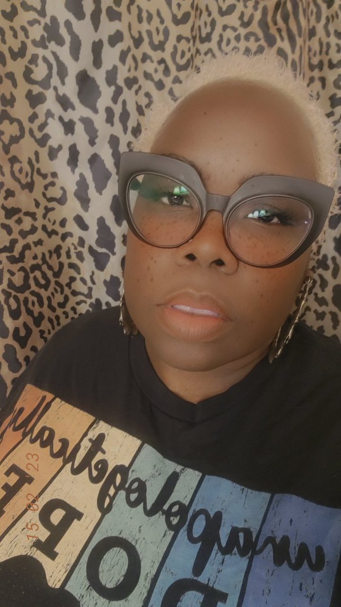 cocobttrscented's tweet photo. I did a thing..... because....I can. #BHM    #BlackGirlMagic #ImDope https://t.co/KZBCk1ePIV