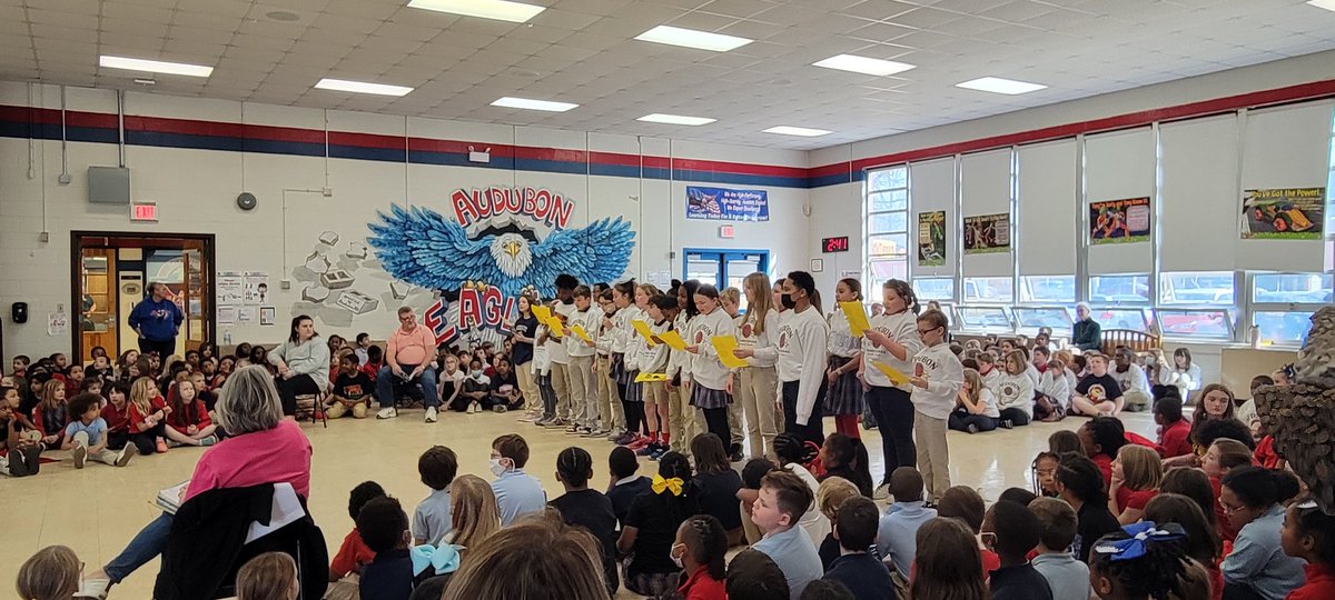 Mucker2ndgrade's tweet photo. #HBCU DAY! @LouisvilleCHS marching band and Stingettes, @AlphaPiAlphas did a GREAT JOB! @JCPSKY @AudubonES https://t.co/Pfhp4GaVoj